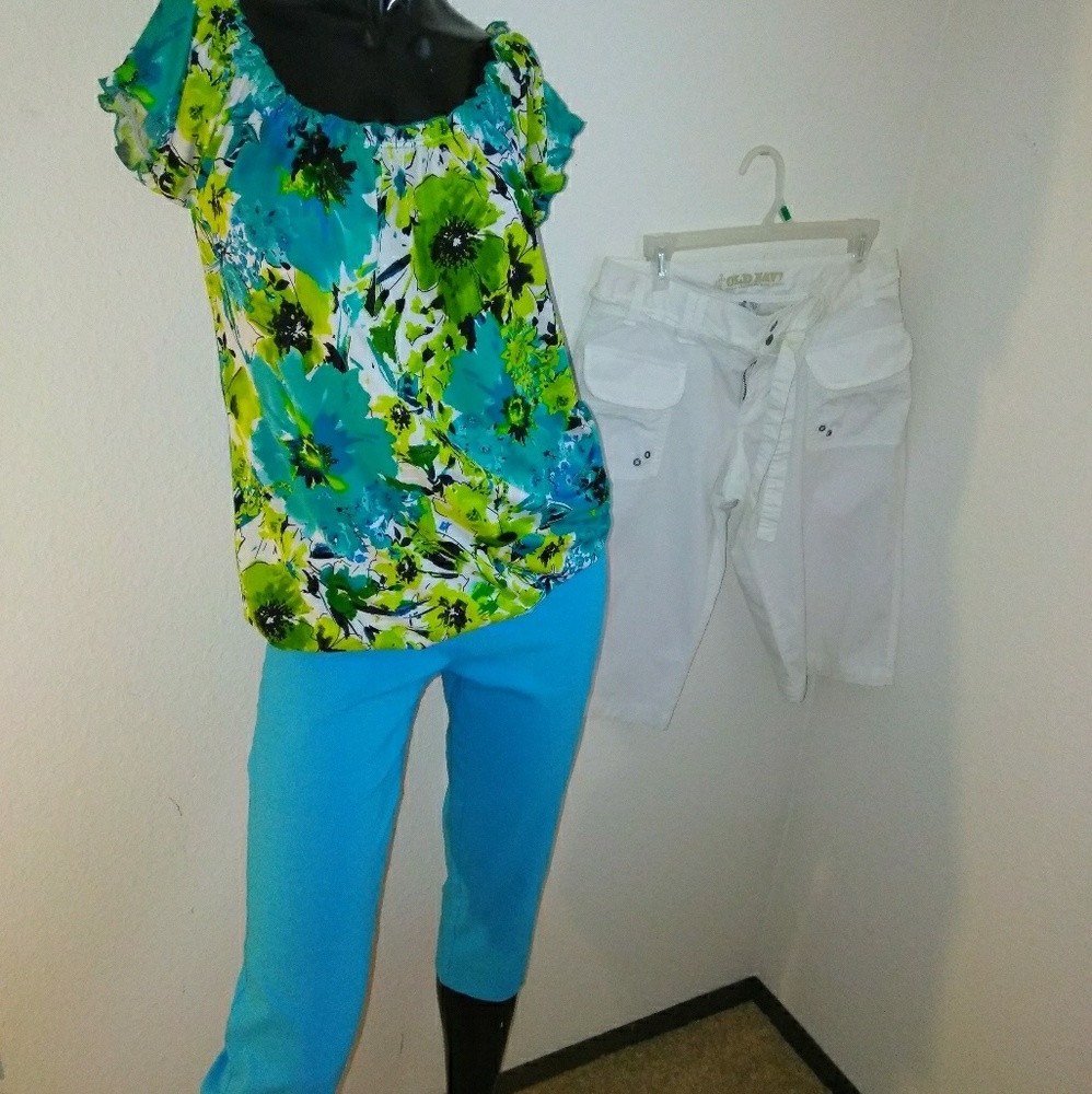 Top w. Clam diggers